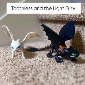 Toothless & Light Fury Dragon Playset - Black and White Action Figures